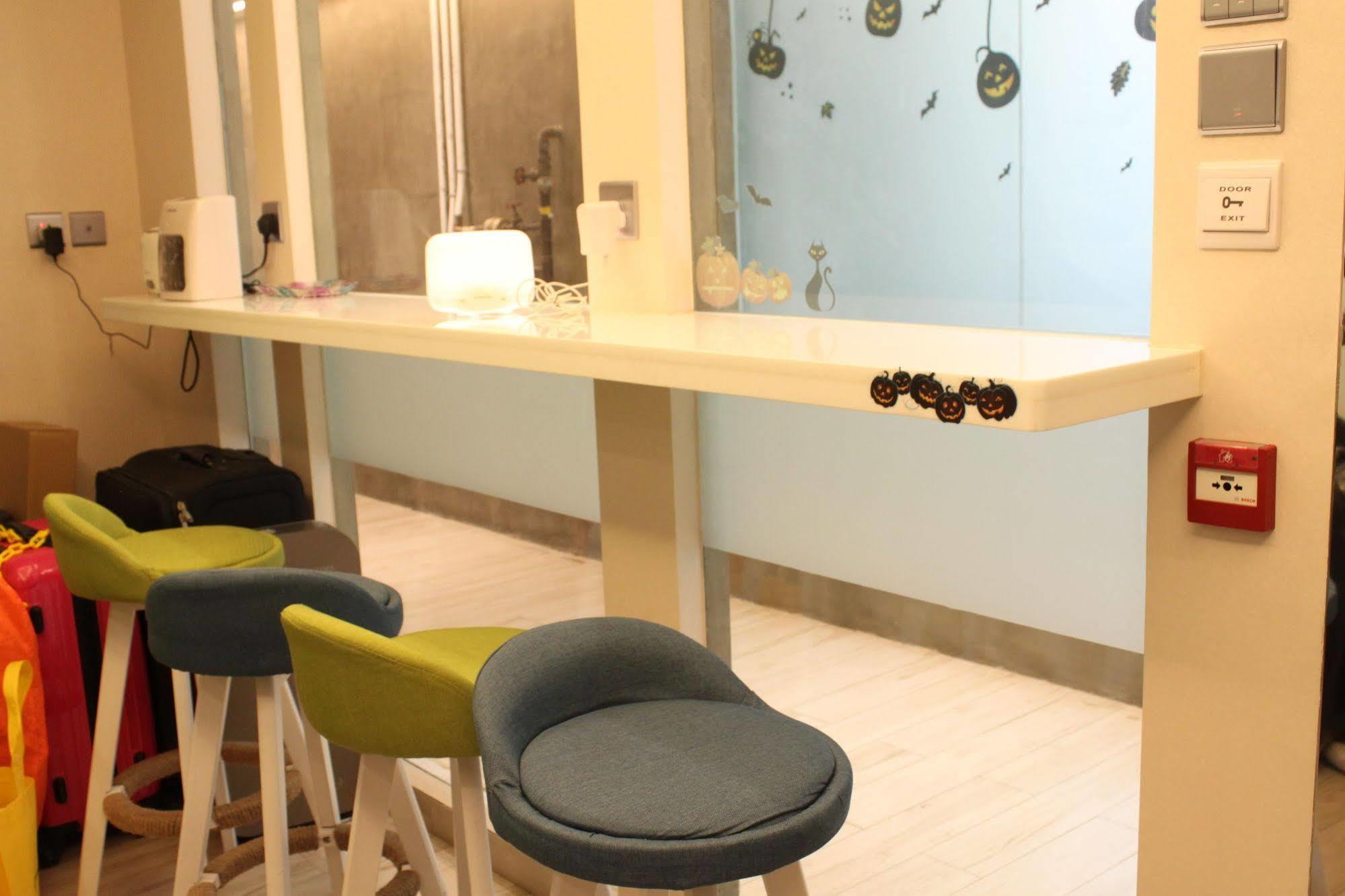 Pop Inn Hong Kong Ngoại thất bức ảnh