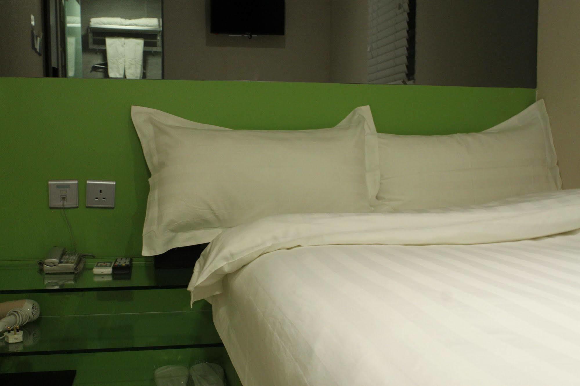 Pop Inn Hong Kong Ngoại thất bức ảnh